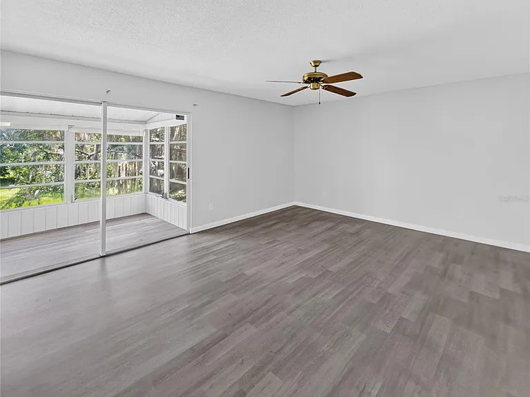 600 Fairways Cir #B — Photo 4