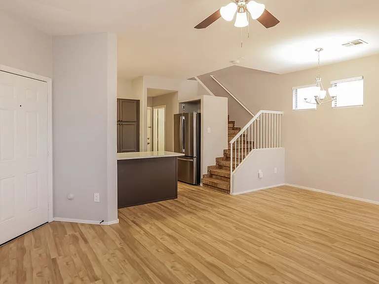 21808 N 40th Pl — Photo 6
