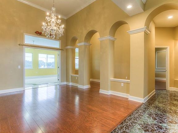 5th image of 5775 Lake Victoria Dr