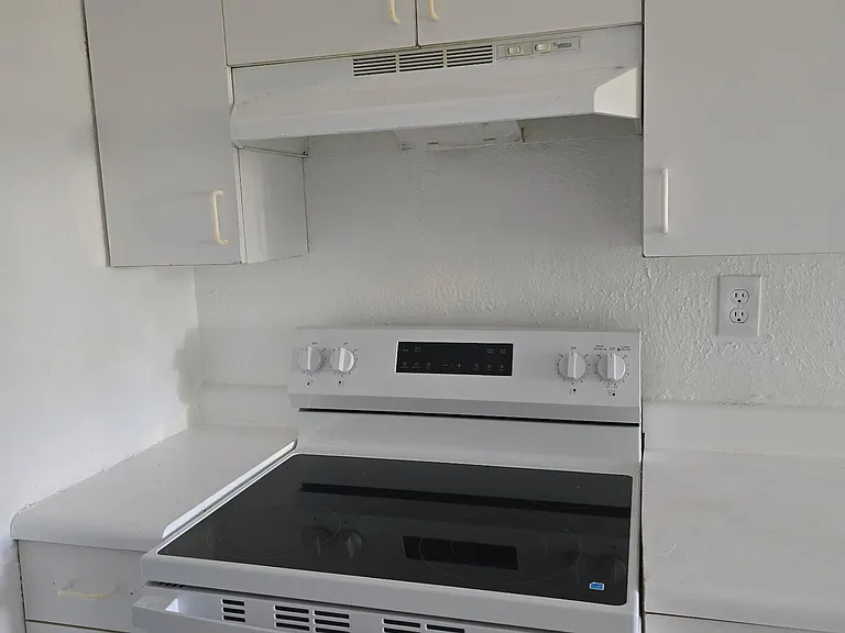 1448 Holly Heights Dr #3 — Photo 8