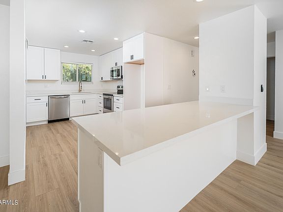 5th image of 10227 W SNEAD Circle S