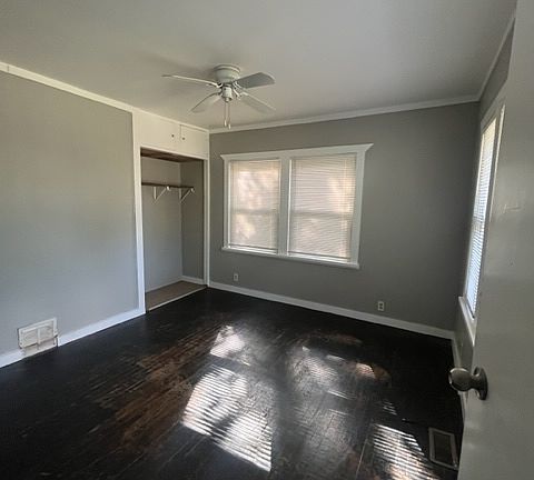 3rd image of 1517 E 77th Ter