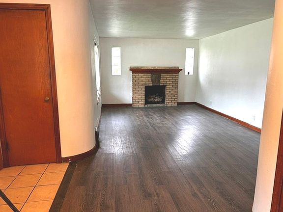3rd image of 3137 Tamarack Dr