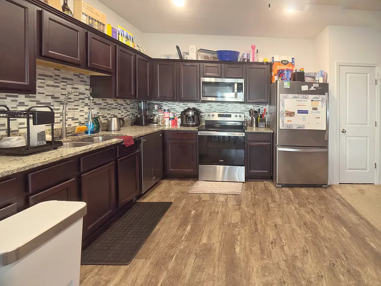 673 Madison Dr — Photo 7