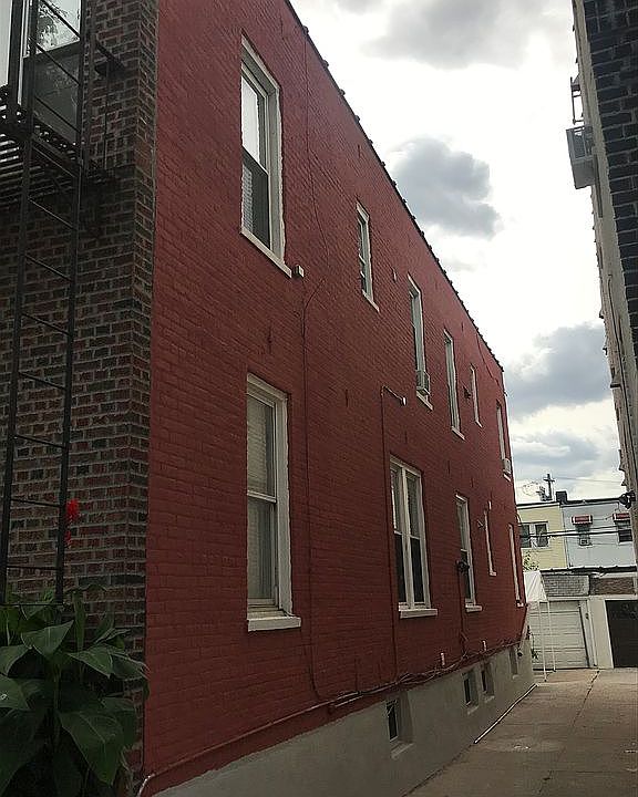 2nd image of 2550 98th St