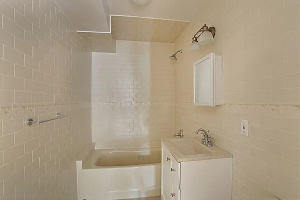 Rented by RES New York | media 4