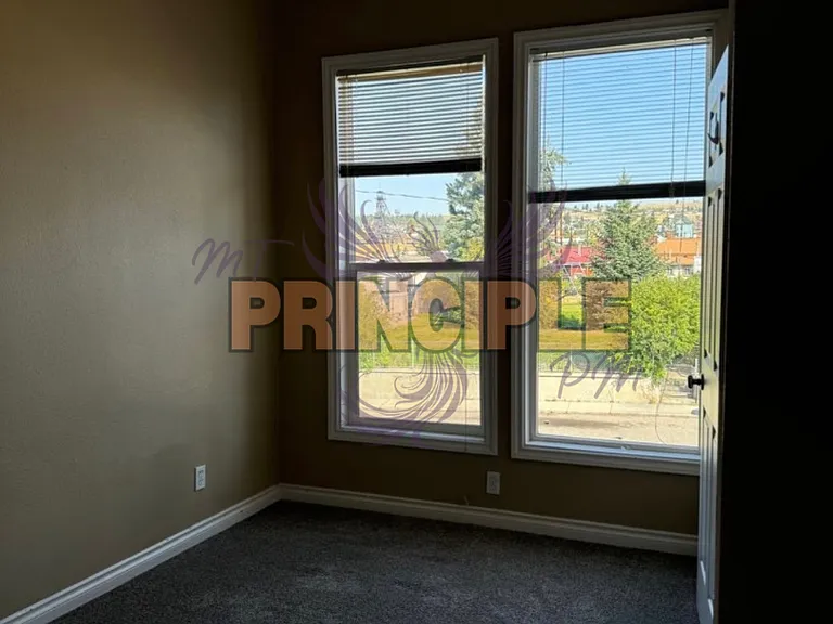 508 W Galena St — Photo 15