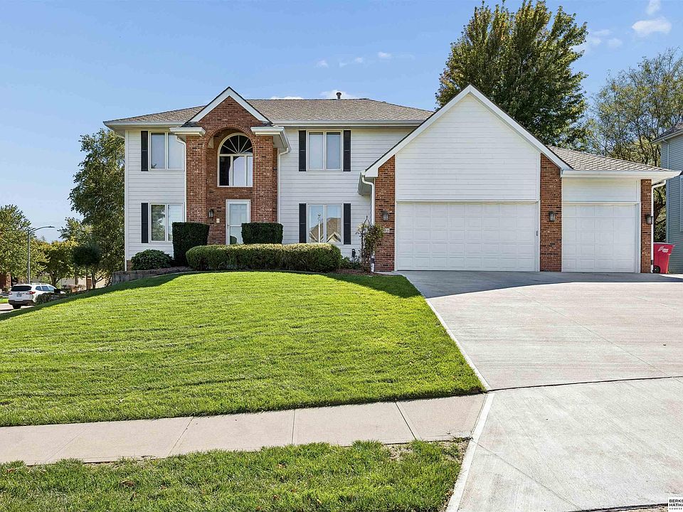 1st image of 801 Graham Dr