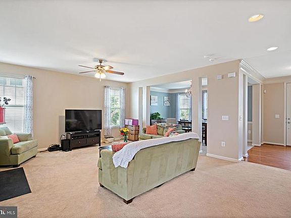5th image of 15401 Papillon Pl