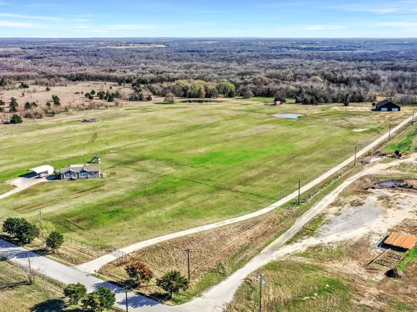 620 Bennett Ln, Sadler, TX 76264