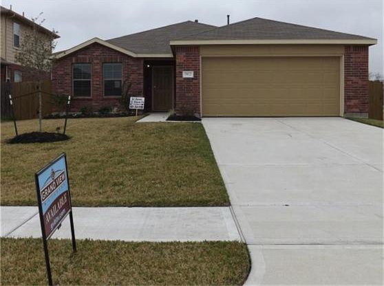 1st image of 7922 W Red Oak Ln