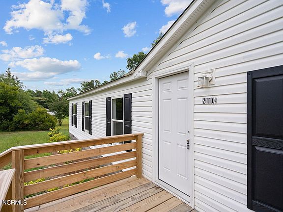 4th image of 2110 Fisher Drive SE