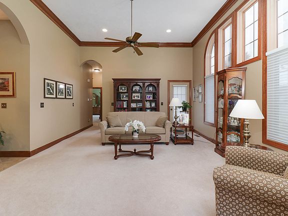 4th image of 17 Grape Vine Ln