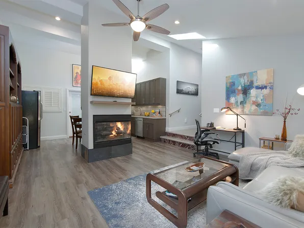 73 Summerfield St #A, Thousand Oaks, CA 91360