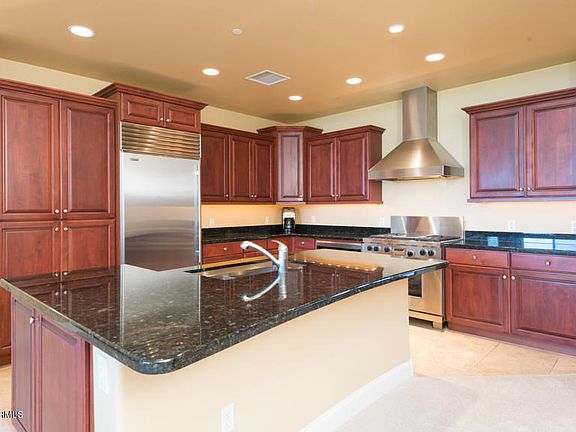 4th image of 8 Biltmore Dr #309