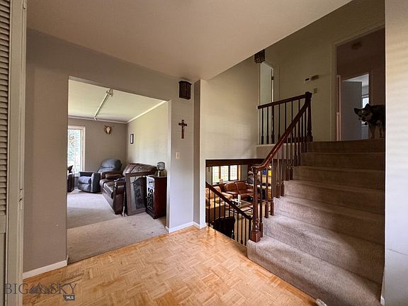 3rd image of 111 Circle Dr