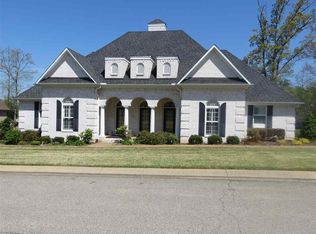145 Forest Lake Dr, Humboldt, TN 38343