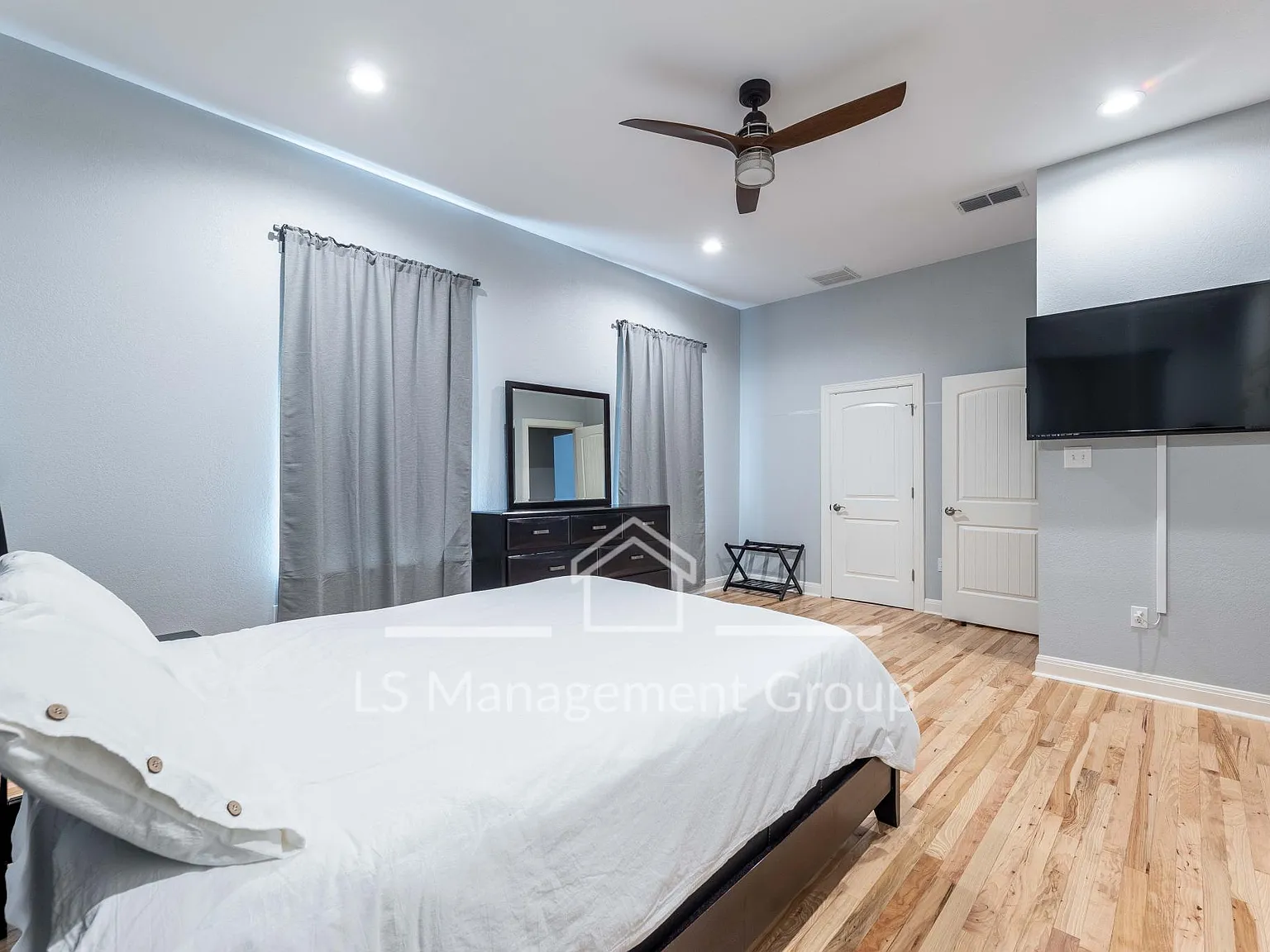 3 bed, 1670 sqft, $1,745 — Photo 3