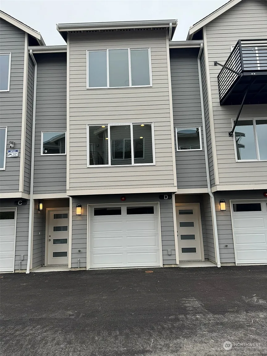 13249 Ambuam Boulevard SW #B photo 1