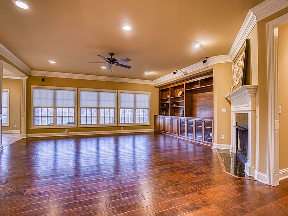 4th image of 2085 Long Cove Cir