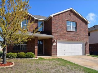 4901 Meadow Trails Dr, Fort Worth, TX 76244