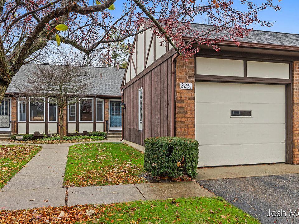 1st image of 2251 Radcliff Cir SE #74
