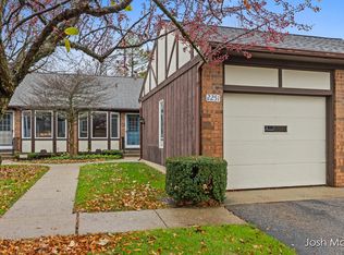 2251 Radcliff Cir SE #74, Grand Rapids, MI 49546