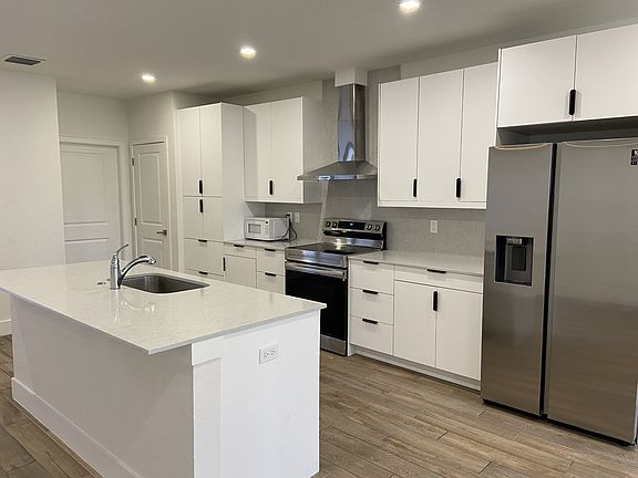 4th image of 401 Bella Sol Way #1