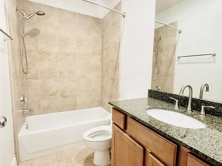 3846 Center St — Photo 12