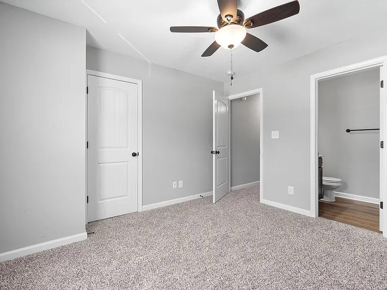 223 Smithson Ln — Photo 18