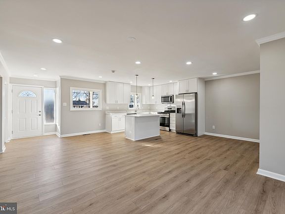 5th image of 6513 Cottonwood Dr