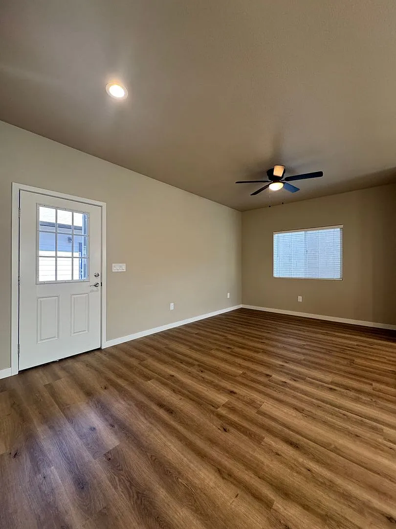 Newly Constructed 2 Bed/2 Bath Downstairs w/ 2 Car Garage — Photo 3