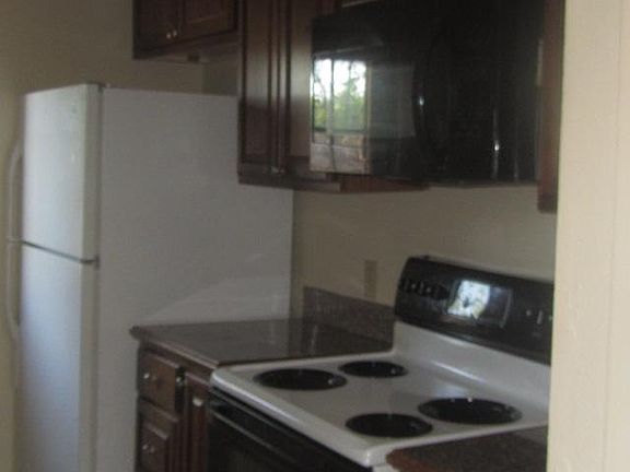 4th image of 8125 Willow Bend Dr APT A