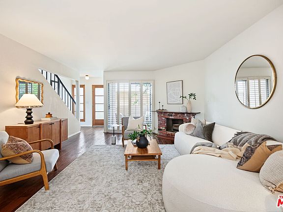 4th image of 2016 Euclid St APT 13