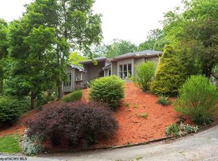 937 Southpoint Cir, Morgantown, WV 26501