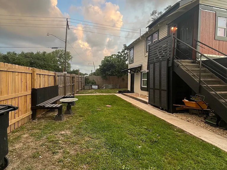 3272 Hollywood St #A — Photo 15