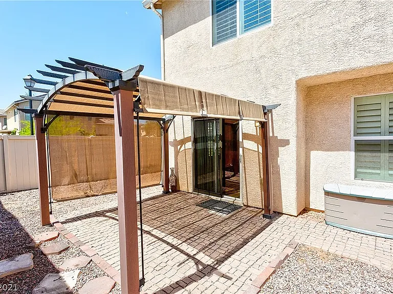 2677 Begonia Valley Ave — Photo 23