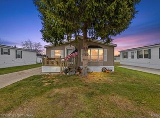 2119 Redwood Ave, Columbus, MI 48063