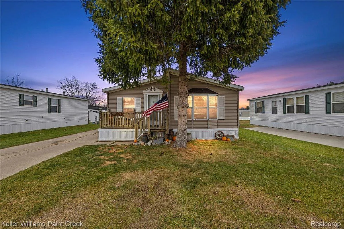 2119 Redwood Ave photo 1