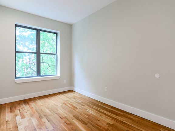4th image of 1772 Bergen St #4C