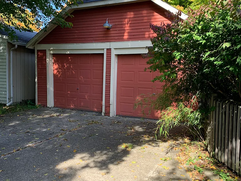 Mayfield Ave NE — Photo 2