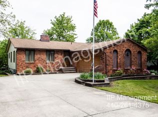 10247 Danvers Dr, Painesville, OH 44077