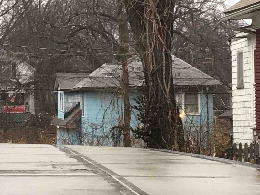 2nd image of 2454 Lawn Ave