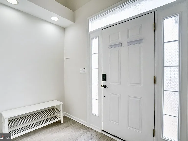 7372 Ardglass Dr — Photo 4