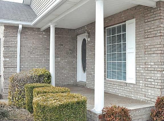 3rd image of 1102 Pinehurst Dr