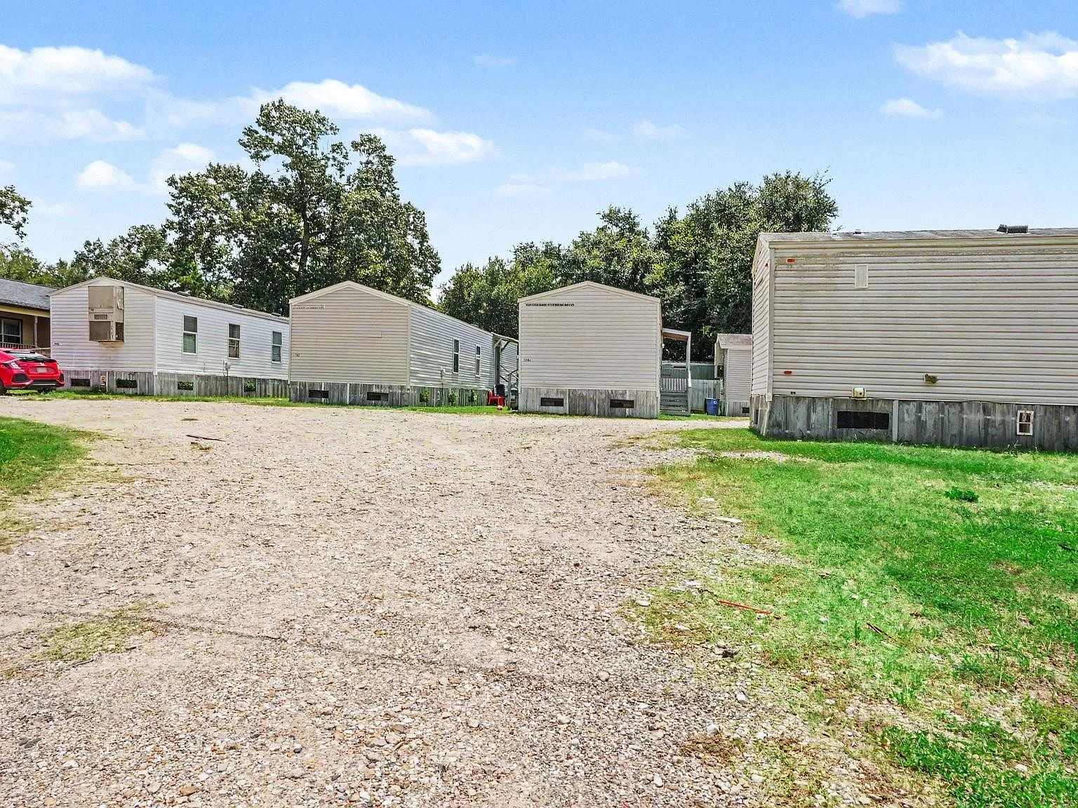 2 bed, 1.0 bath, $1,250 — Photo 1