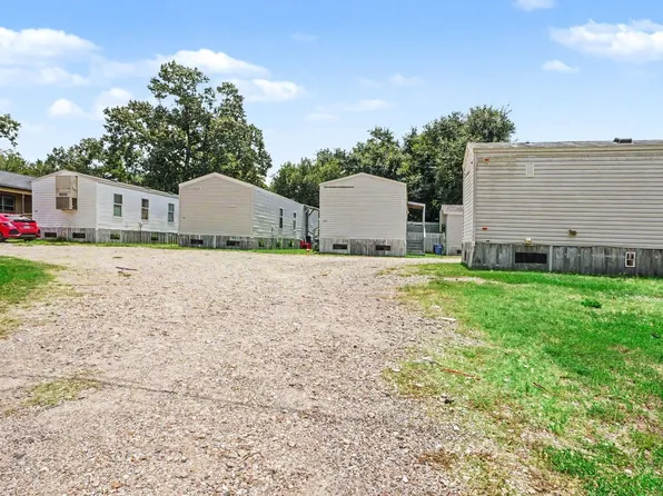 25024 Twin Oaks Dr, New Caney, TX 77357