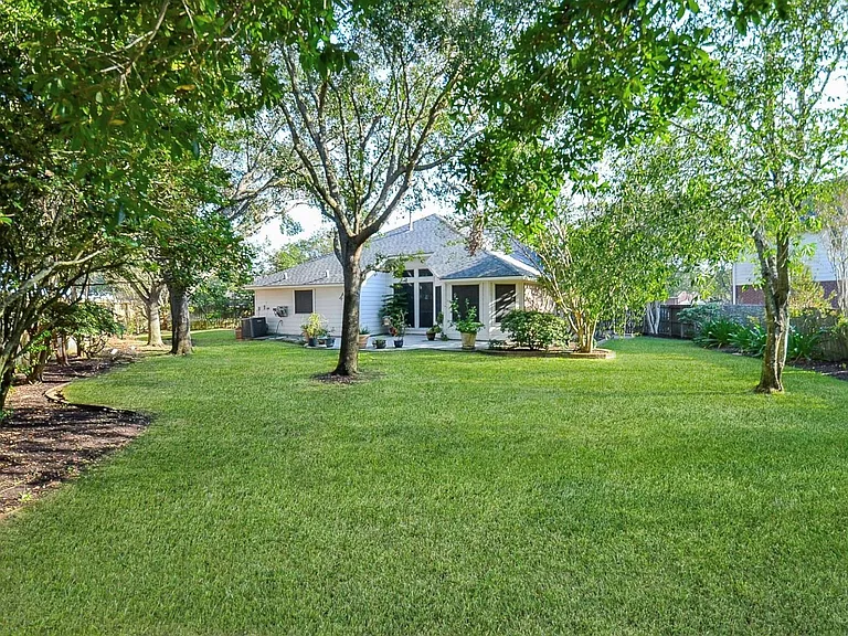 4606 Russett Ln — Photo 14