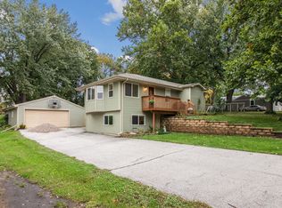 2185 NE 45th Ct, Des Moines, IA 50317