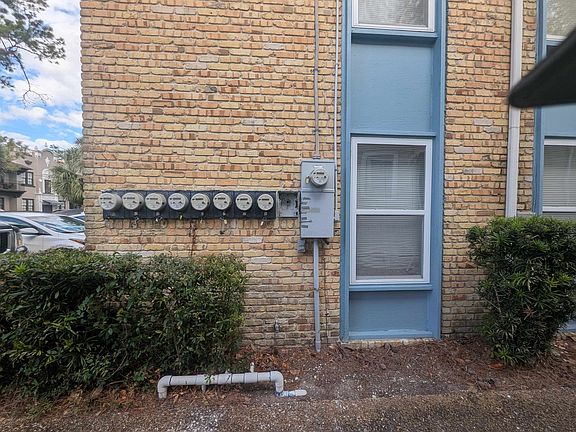 3rd image of 3212 Herschel St